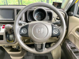 【ステアリングスイッチ】運転中、前方から目線をそらすことなく、オーディオ等の操作が可能な便利機能!安心&快適なドライブを演出してくれます♪