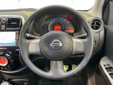 インテリアに合わせたデザインのステアリングは、運転される方のことも考え、運転しやすい形状、大きさです。是非一度、実際に触ってお確かめください。