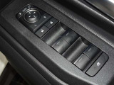 電動格納式ドアミラー・パワーウインドウを装備しています。