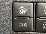 【スマートアシスト】走行中に前方の車両等を認識し、衝突しそうな時は警報とブレーキで衝突回避と被害軽減をアシスト。より安全にドライブをお楽しみいただけます。