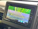 【バックカメラ】駐車時に後方がリアルタイム映像で確認できます。大型商業施設や立体駐車場での駐車時や、夜間のバック時に大活躍!運転スキルに関わらず、今や必須となった装備のひとつです!