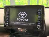 【メーカー純正8インチナビ】インテリアに溶け込むスタイリッシュな「専用設計」メーカーナビを装備♪視認性や操作性など基本性能にも優れ、より上質なカーライフをお楽しみいただけます。