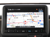 ★地図画面★地図上の文字や記号など細かい表示も鮮明に映し出します。また、スマートフォンのような操作が可能なタッチパネルを採用し、ボタンを探すことなく直感的に操作できます!