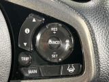 【クルーズコントロール】高速道路もラクラク走行。アクセルを離しても一定速度で走行ができ、長距離運転時の負担を軽減!加速・減速も簡単なスイッチ操作で調整できます。