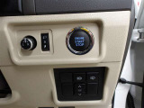運転席から左右のドアミラーの開閉が可能です♪駐車場でのドアミラーの折り畳みが簡単です♪