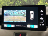 【バックカメラ】駐車時に後方がリアルタイム映像で確認できます。大型商業施設や立体駐車場での駐車時や、夜間のバック時に大活躍!運転スキルに関わらず、今や必須となった装備のひとつです!