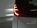 LEDテールライトです。省電力、高輝度のLEDは明るく照らすので夜間運転時の視認性を高めます。スタイリッシュな見た目で細かいところもこだわりたいあなたに!