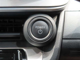 スマートキー装備車なので、キーを取り出さなくてもエンジン始動が可能です。