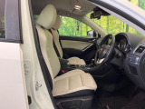 運転席シート廻りは使用感も少なく、良好な状態となっています。丁寧に使われていたことがよくわかりますね。