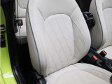 使用感がでやすい運転席側シートですが、ご覧のようにきれいな状態となっております。0078-6002-617225までお気軽にお問合せ下さい。