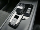 信号待ち等で重宝するオートホールド機能付の電動パーキングブレーキ☆