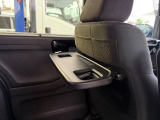 シートバックテーブル装着車です!