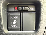 【パワースライドドア】スマートキーや運転席のスイッチでスライドドアの開閉が可能♪電動だから力を入れてドアを開ける必要が無く、小さいお子様でも、重い荷物を持っている時もラクに開け閉めできます♪