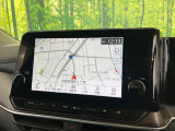 【メーカー純正9インチナビ】インテリアに溶け込むスタイリッシュな「専用設計」メーカーナビを装備♪視認性や操作性など基本性能にも優れ、より上質なカーライフをお楽しみいただけます。