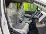運転席シート廻りは使用感も少なく、良好な状態となっています。前オーナー様が丁寧に使っていたことがよくわかりますね。