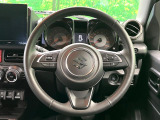 【純正革巻きステアリング】上質な革を使用することで、手にしっかり馴染みとても運転しやすいハンドルです♪