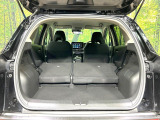 普段のお買い物や通勤、送迎等に十分な荷室スペースを確保しております。セカンドシートを倒すと、大きな荷物の積載も可能です♪