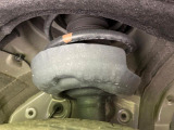 お車を安心してお乗りいただく為には、足回りの定期点検が欠かせません。サービスサポート(有償保証)では無料点検もご提供しており、安心のカーライフをお過ごしいただけるサポート体制が整っています。
