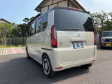 後ろ姿とサイドのバランスが分かる一枚。テール周りの印象や角の状態、荷室のイメージも掴めます。