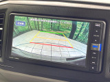 【バックカメラ】駐車時に後方がリアルタイム映像で確認できます。大型商業施設や立体駐車場での駐車時や、夜間のバック時に大活躍!運転スキルに関わらず、今や必須となった装備のひとつです!