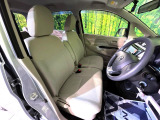 運転席シート廻りは使用感も少なく、良好な状態となっています。丁寧に使われていたことがよくわかりますね。