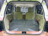 積み下ろしのしやすいデッキにはたっぷりと荷物を積み込んでいただけます。遊びから仕事まで、様々なシーンで頼れます♪