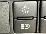【プリクラッシュセーフティシステム(PCS)】クルマとの衝突の危険を検知したとき、ブザーやブレーキ制御により事故防止をサポートします!機能には限界があるためご注意ください。