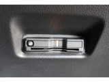 ETC2.0の車載機搭載です!!ETCカードを挿入すれば料金所はノンストップで通過できます。ETC限定の割引や、高速道路の情報提供サービスを利用できます♪