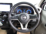 運転が楽しくなる明るく開放的な運転席まわりです。