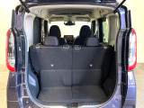 普段のお買い物や通勤、送迎等に十分な荷室スペースを確保しております。セカンドシートを倒すと、大きな荷物の積載も可能です♪