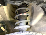 お車を安心してお乗りいただく為には、足回りの定期点検が欠かせません。サービスサポート(有償保証)では無料点検もご提供しており、安心のカーライフをお過ごしいただけるサポート体制が整っています。