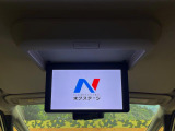 【フリップダウンモニター】大画面モニターで後席でもエンタメをお楽しみいただけます。小さなお子様にも大人気の装備です♪