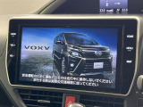【大画面ナビ】人気の大型10インチナビを装備。存在感のある大画面はインパクト大!ナビ利用時のマップ表示は見やすく、テレビやDVDは臨場感がアップ!いつものドライブがグッと楽しくなります♪