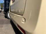 【後退時ブレーキサポート】リヤバンパーにはセンサーが付いており、後方の障害物を検知してくれます!