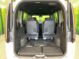 普段のお買い物や通勤、送迎等に十分な荷室スペースを確保しております。セカンドシートを倒すと、大きな荷物の積載も可能です♪