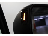 スバルリアビークルディテクション(SRVD)が作動すると、ドアミラー内側のLED表示灯や警報音で注意を促してくれます!