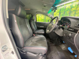 運転席シート廻りは使用感も少なく、良好な状態となっています。丁寧に使われていたことがよくわかりますね。