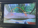 【バックカメラ】駐車時に後方がリアルタイム映像で確認できます。大型商業施設や立体駐車場での駐車時や、夜間のバック時に大活躍!運転スキルに関わらず、今や必須となった装備のひとつです!
