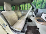 運転席シート廻りは使用感も少なく、良好な状態となっています。丁寧に使われていたことがよくわかりますね。