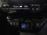 電気式スイッチ採用のエレクトロシフトマチックのシフトレバーです、軽い操作でシフトチェンジができます。