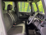 運転席シート廻りは使用感も少なく、良好な状態となっています。丁寧に使われていたことがよくわかりますね。