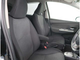【フロントシート】運転しやすいドライバーズコックピット!ドライブが楽しくなります。