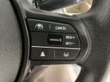 【アダプティブ・クルーズ・コントロール】予め設定した車速内でクルマが自動的に加減速。 前走車との適切な車間距離を維持しながら追従走行し、高速道路でのドライバーの疲労を軽減してくれる嬉しい機能付♪