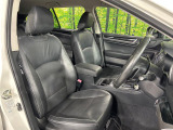 運転席シート廻りは使用感も少なく、良好な状態となっています。丁寧に使われていたことがよくわかりますね。