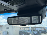 【デジタルインナーミラー】後席の大きな荷物や同乗者で後方が確認しづらい時でも安心!カメラが撮影した車両後方の映像をルームミラー内に表示。クリアな視界で状況の確認が可能です!
