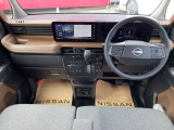 フロントガラスも大きく開放感がありますので、視界が広く運転がとてもし易いです!