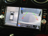 周囲の状況が分かるアラウンドビューモニター搭載。苦手な縦列駐車もこれがあれば安心ですね。