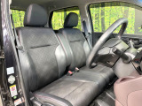 運転席シート廻りは使用感も少なく、良好な状態となっています。前オーナー様が丁寧に使っていたことがよくわかりますね。