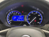 【メーターまわり】ドライバーから見やすい位置にあって安全運転に寄与します。メーターも見やすくてシンプルなデザインになっております。
