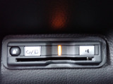 ■【ETC車載器】が装備されています。セットアップをしてお渡しとなり、ETCカードを差し込むだけで高速道路の利用が可能です。